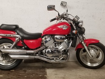 VFC 750 HONDA ROUGE